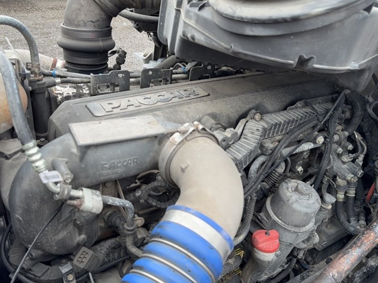 2015-kenworth-t880-image-22