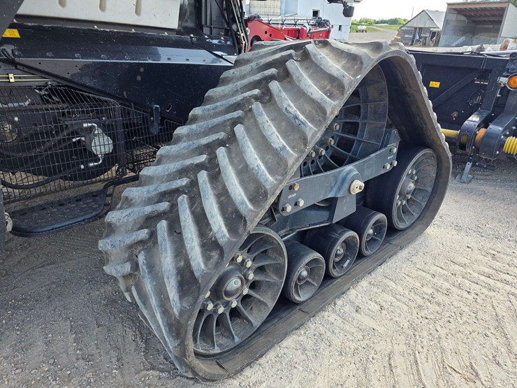 2013-case-ih-8230-image-69