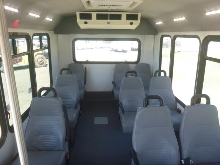 2015-ford-e350-image-8