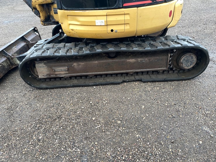 2004-caterpillar-304-image-9