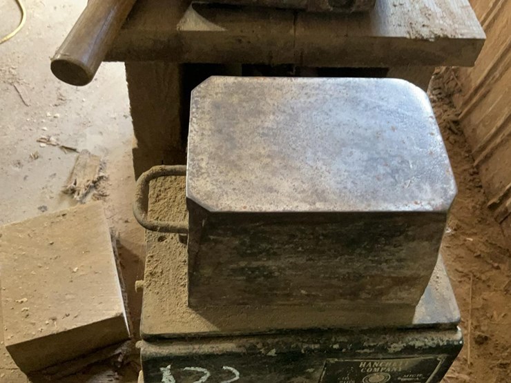 #173-•-hanchett-tilting-anvil-and-bench-image-7