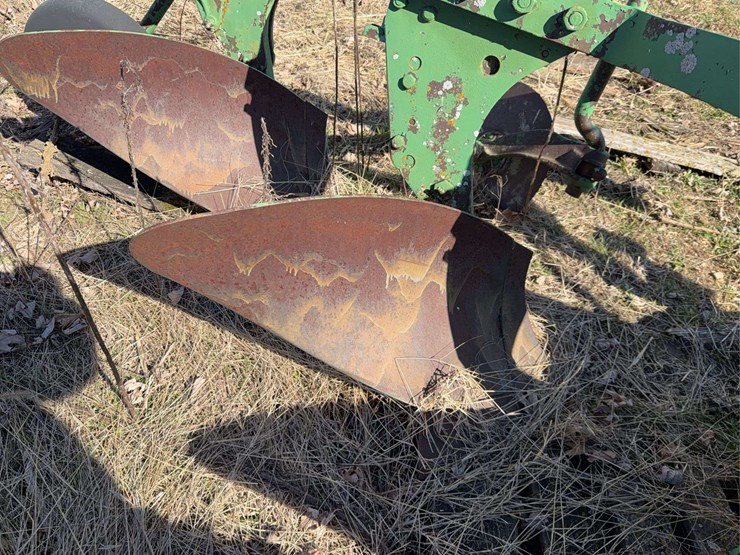 john-deere-no.-44-three-point-three-bottom-plow-image-16