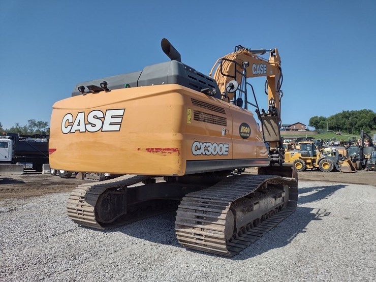 case-cx300e-image-47