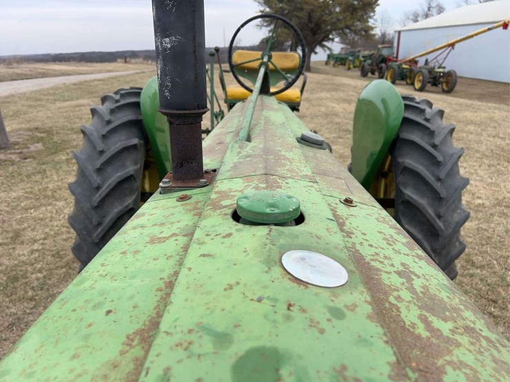 john-deere-520-image-12