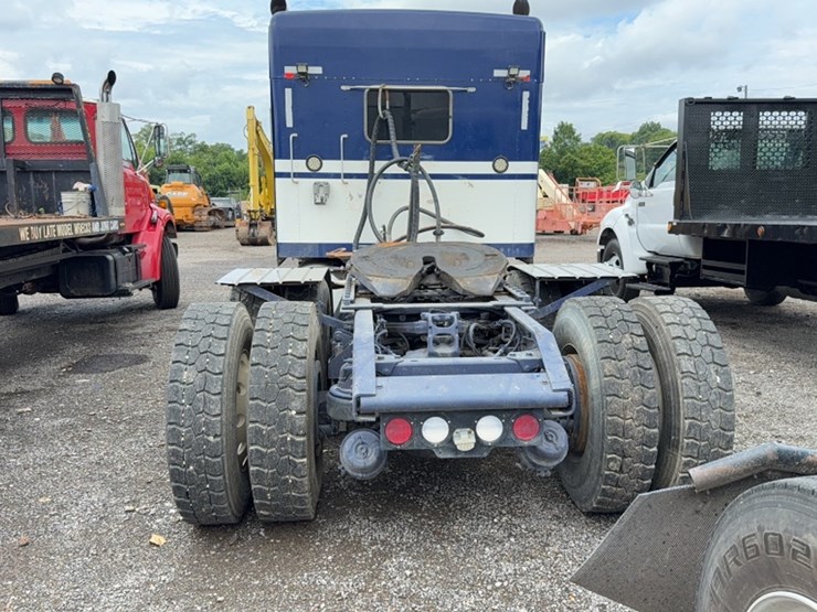 2018-kenworth-t800-image-8