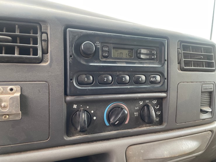2000-ford-f350-image-32