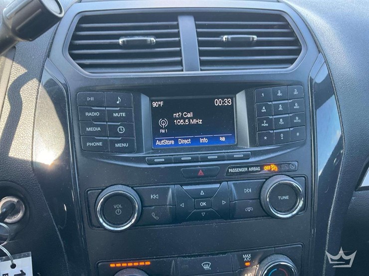 2019-ford-explorer-image-15