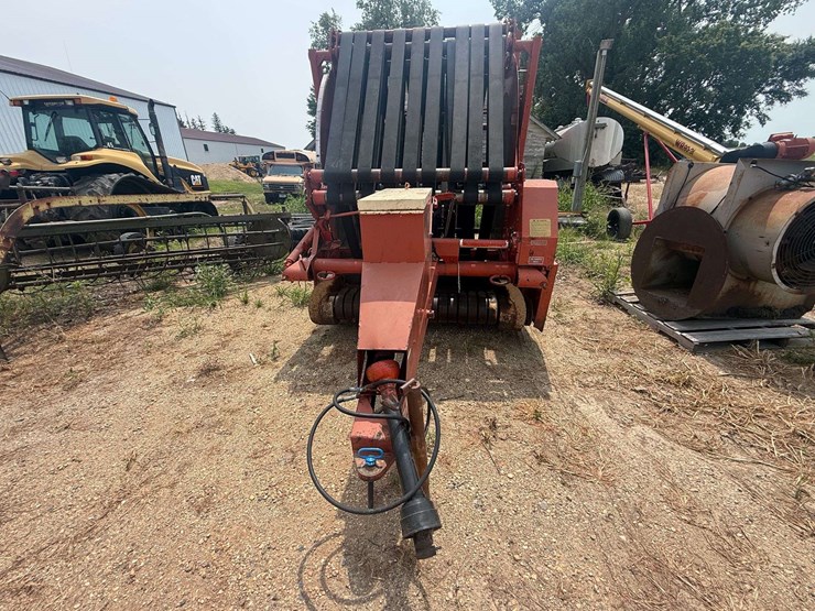 hesston-5800-image-3