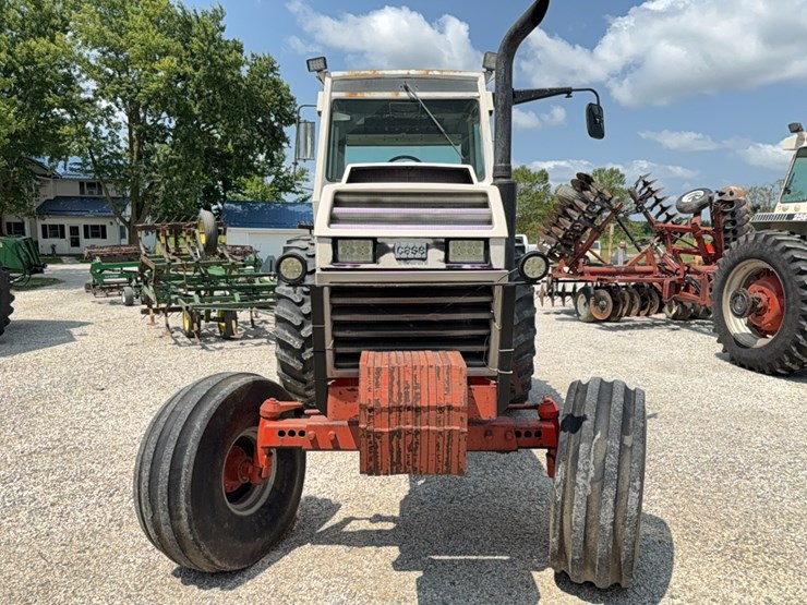 case-2590-tractor-image-4