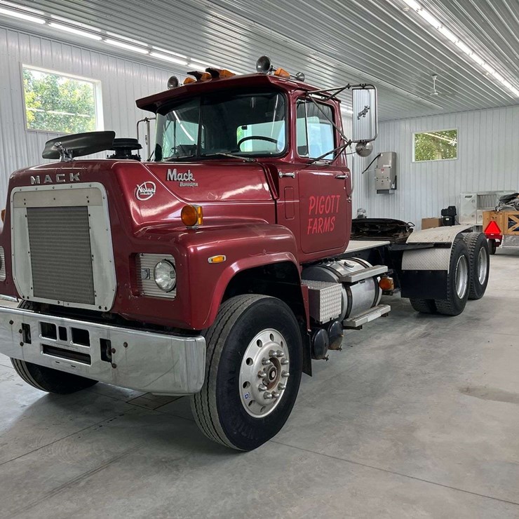 1987 MACK RS686LST