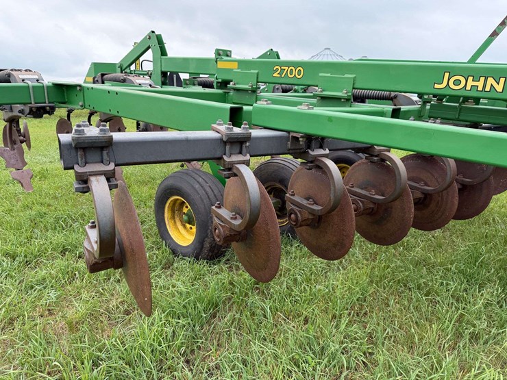 john-deere-2700-image-38