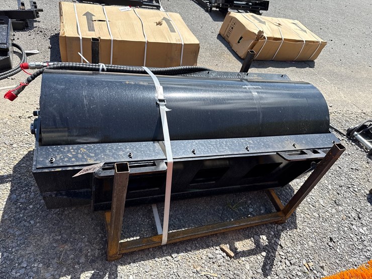 #6052-•-60"-skid-steer-vibratory-roller-image-3