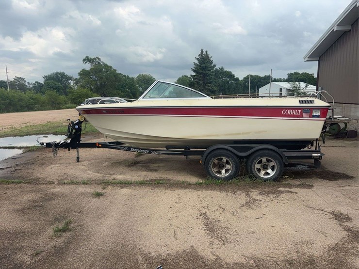 18’-cobalt-boat-and-trailer-image-8