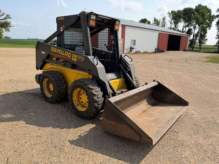 2001-new-holland-ls170-image-43