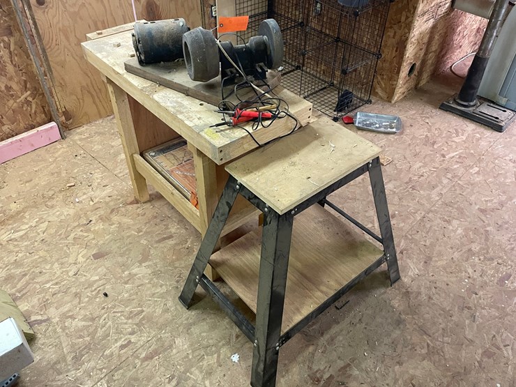 #7133-•-woodworking-table-and-contents-image-3