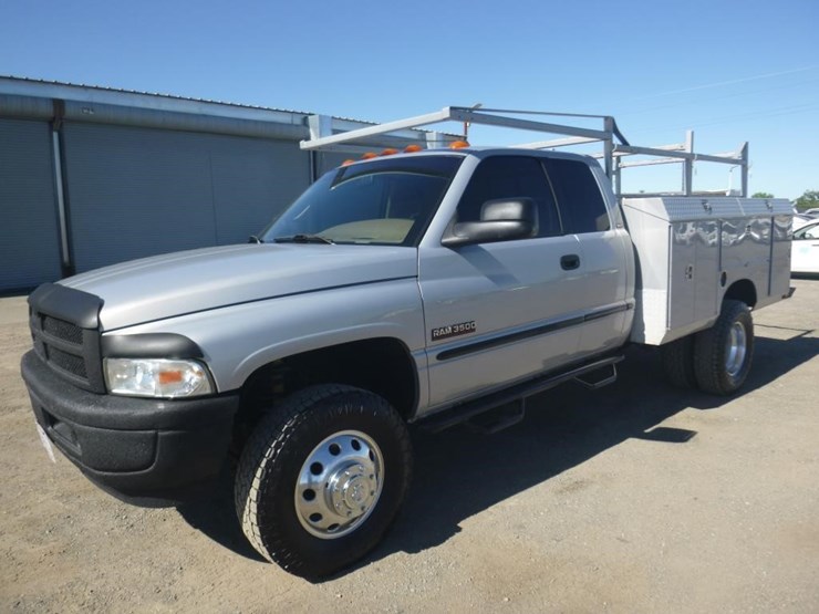 1999-dodge-ram-3500-image-1