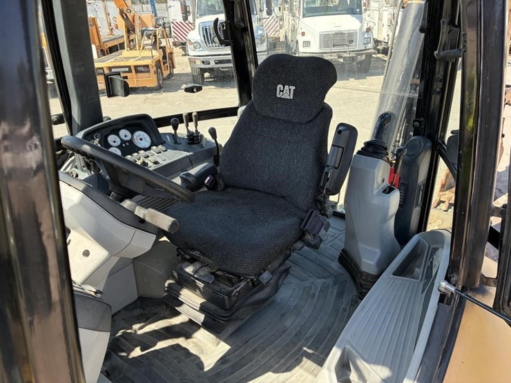 2008-caterpillar-430e-image-19
