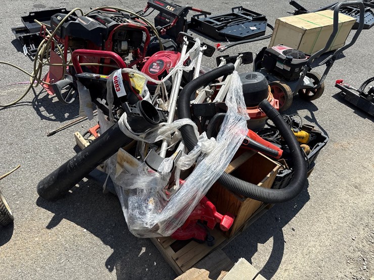 #6093-•-pallet-of-misc-tools-image-2