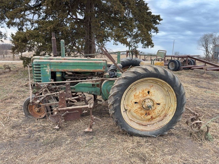 john-deere-b-image-2