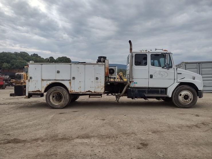 freightliner-fl70-image-3