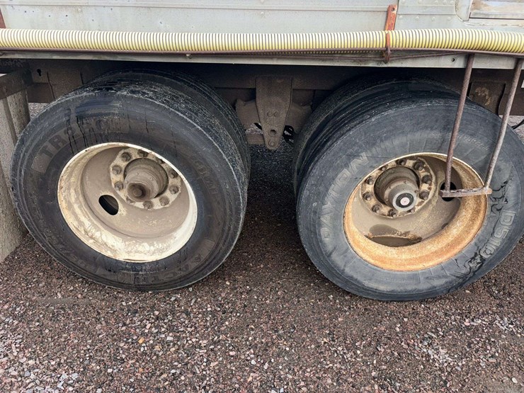 1991-utility-45'-image-46