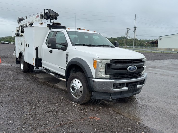 2017-ford-f550-image-2