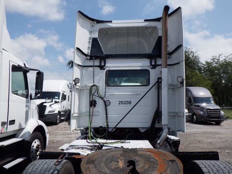 2020-volvo-vnr300-image-9