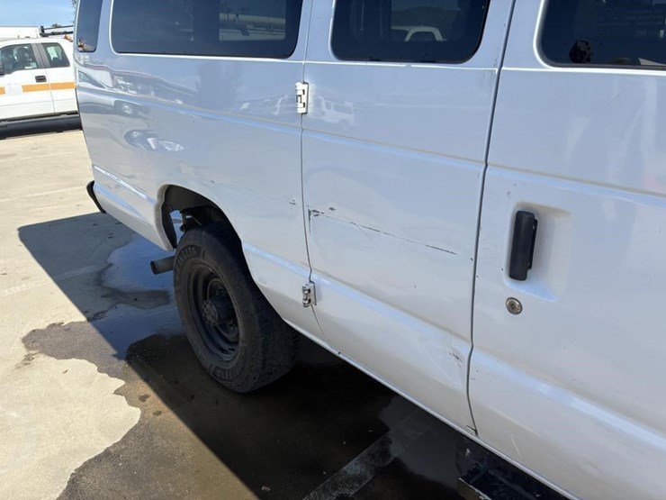 2007-ford-e350-image-6