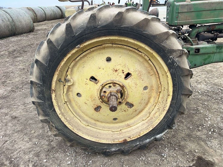 john-deere-model-b-image-30