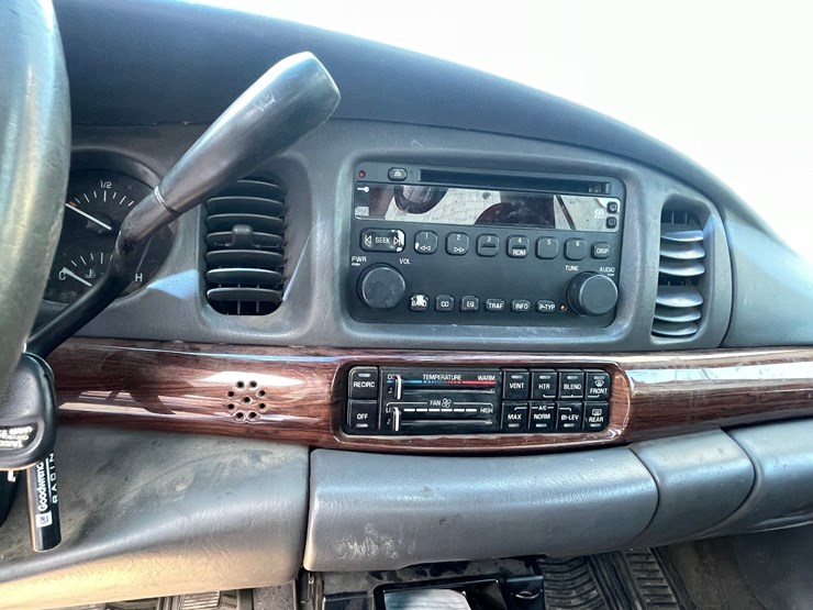 #4682-•-2005-buick-lesabre-(no-title,-for-parts)-image-15