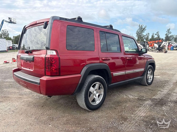2010-jeep-commander-image-3