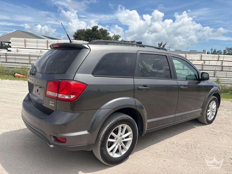 2015-dodge-journey-image-3