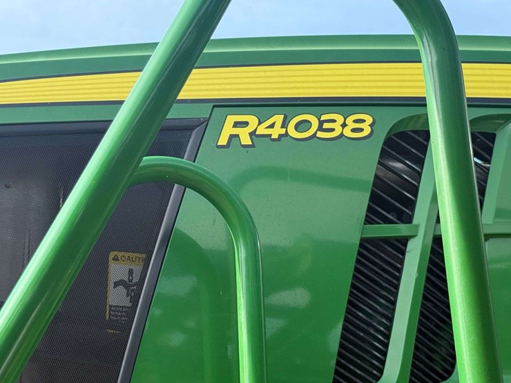 2014-john-deere-r4038-image-13