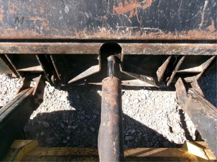 new-holland-l555-image-20