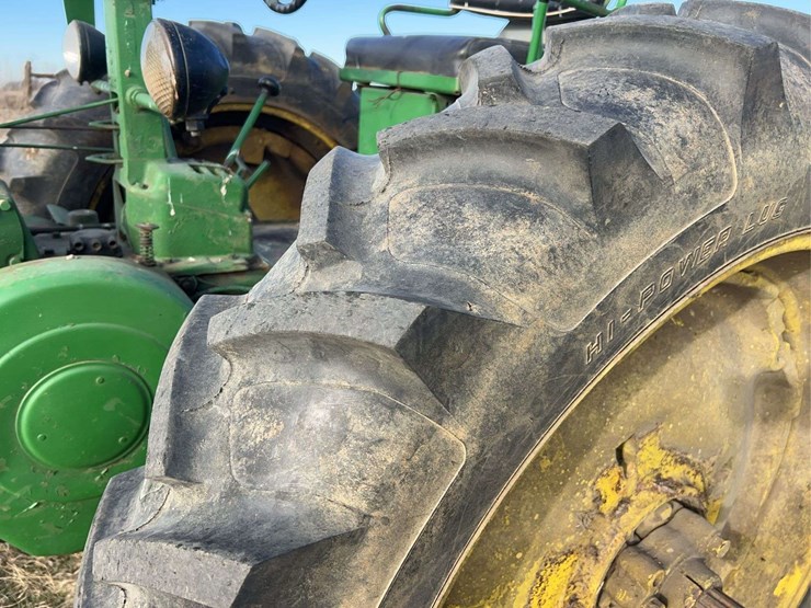 john-deere-model-b-image-39