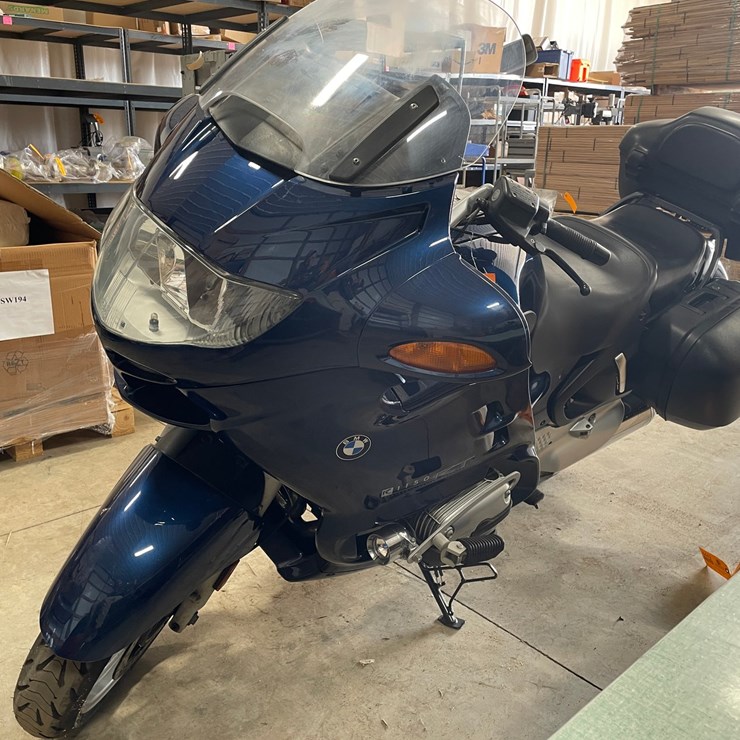 #4488 • 2004 BMW R1150RT Motorcycle (Title in Delay)