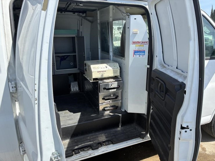 2014-chevrolet-express-3500-image-13
