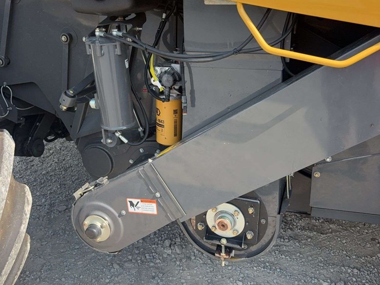 2021-claas-lexion-760-image-45