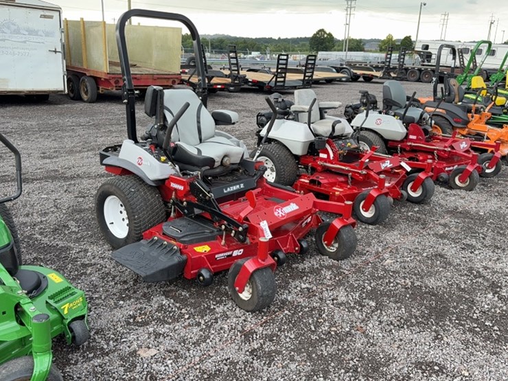 #3090-•-2017-exmark-lazer-z-zero-turn-mower-image-3