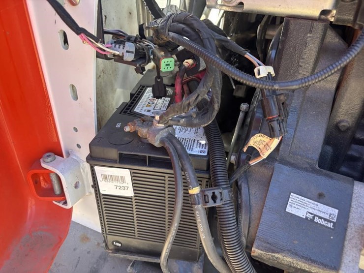 2019-bobcat-t595-image-37