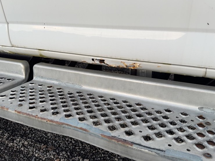 #3006-•-2006-chevy-c4500-flat-bed-truck-image-12