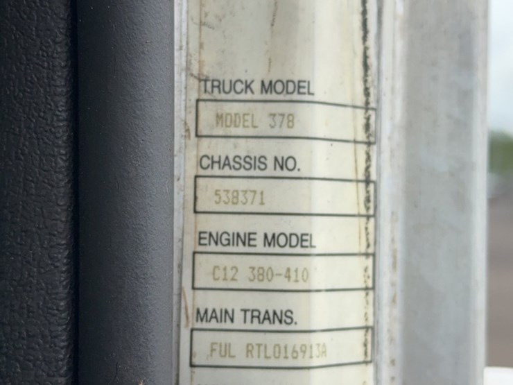 2000-peterbilt-378-image-12