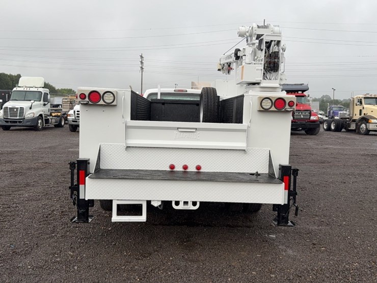 2012-ford-f550-image-10