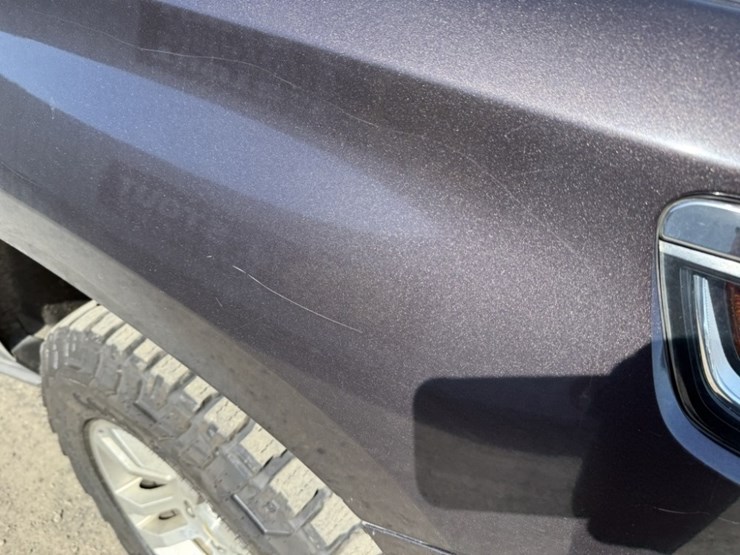 2015-chevrolet-tahoe-ls-image-22