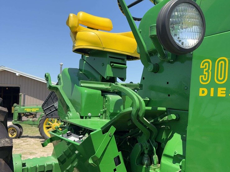 john-deere-3020-image-36