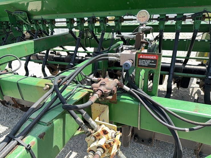 john-deere-750-image-13