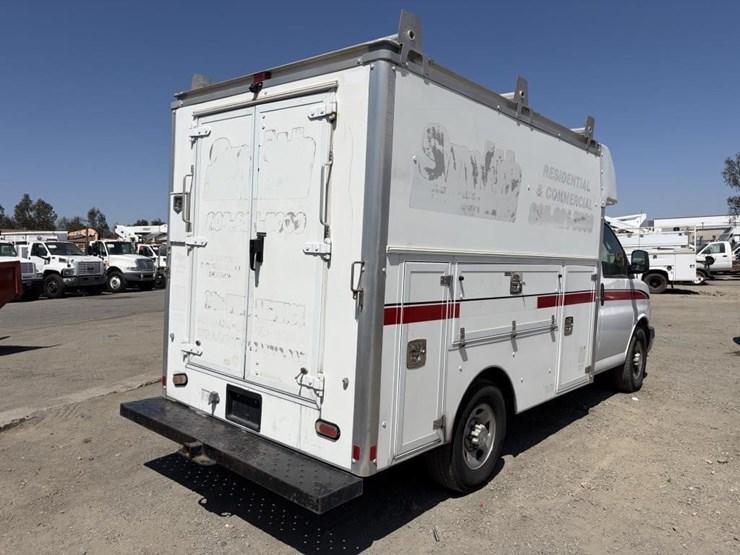 2019-chevrolet-express-g3500-image-3