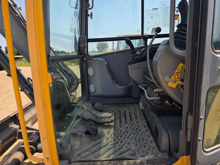 2007-volvo-ecr88-image-36