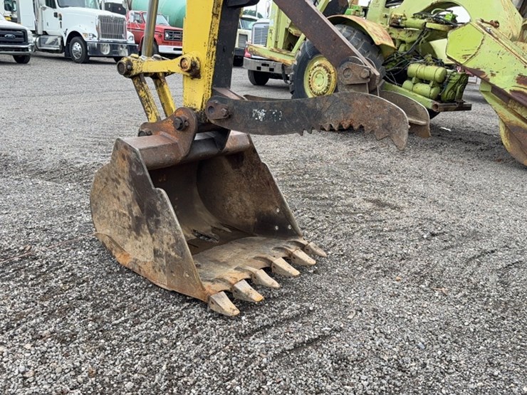 deere-490d-image-14