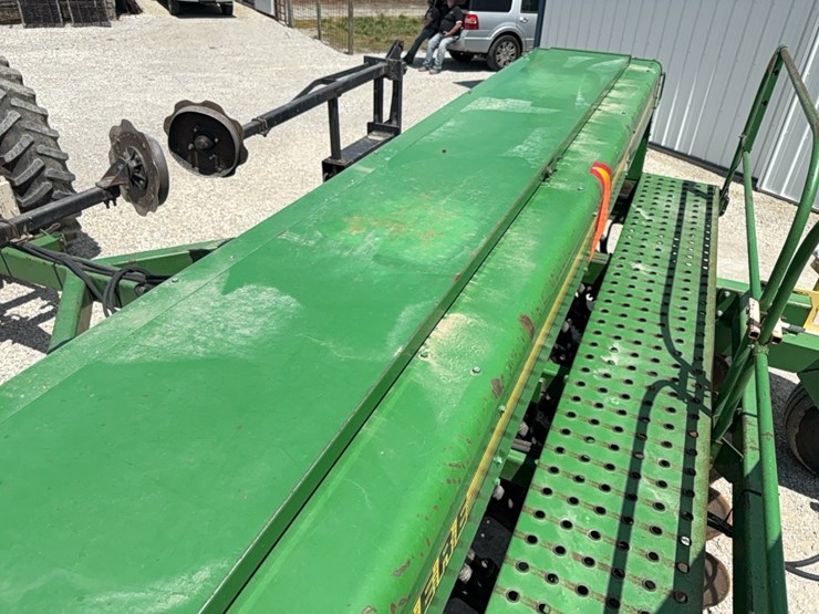 john-deere-750-image-16